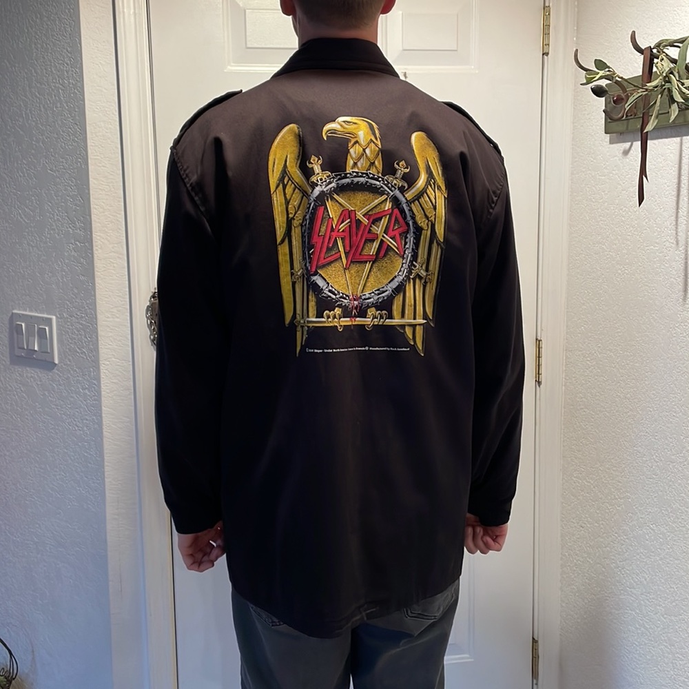 Officially licensed vintage Slayer trench coat w/ inner liner vest and hoodie. - Picture 3 of 13